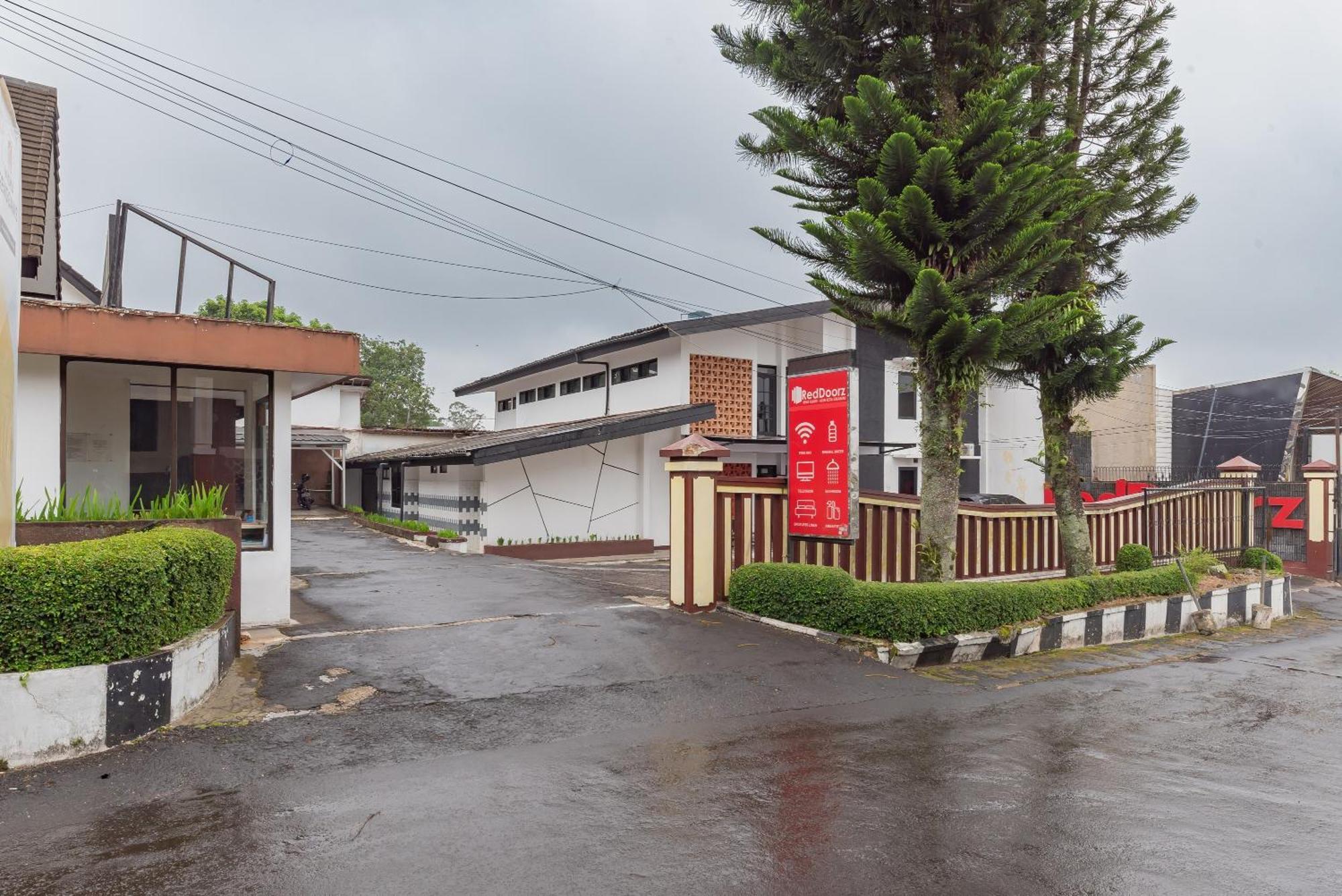 Reddoorz Near Taman Kota Lapang Merdeka Sukabumi Exteriér fotografie